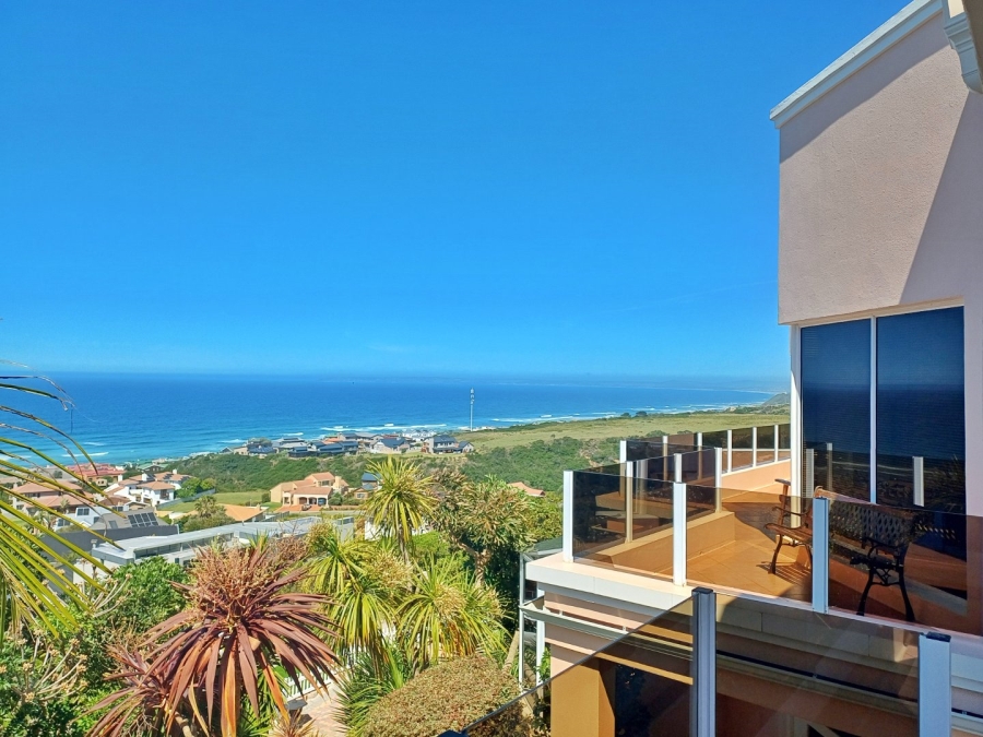 5 Bedroom Property for Sale in Outeniqua Strand Western Cape